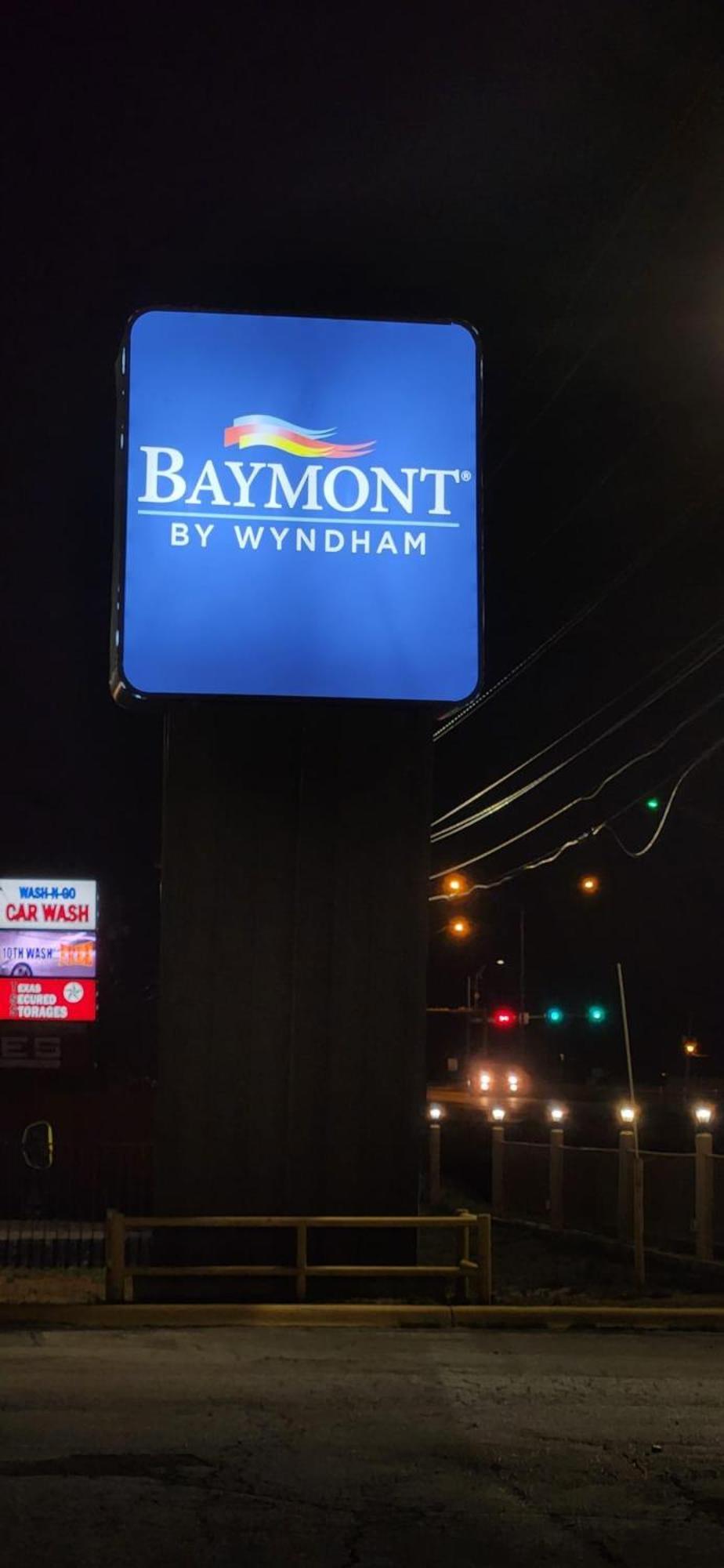 Baymont By Wyndham Del Rio Hotell Exteriör bild